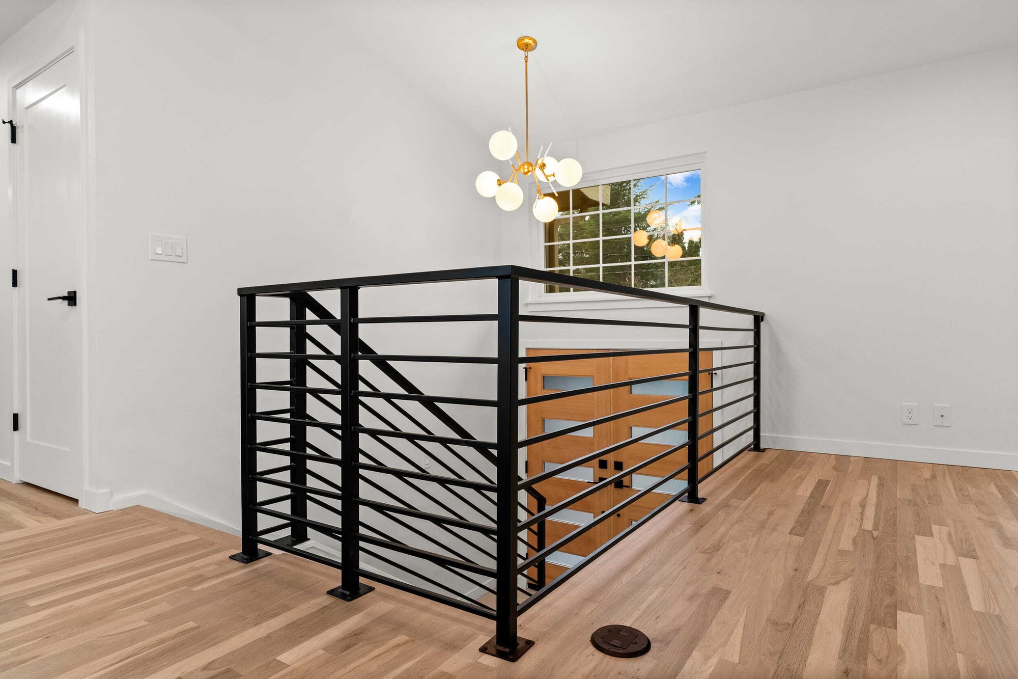 Custom_railing1_2498x1665 (1)