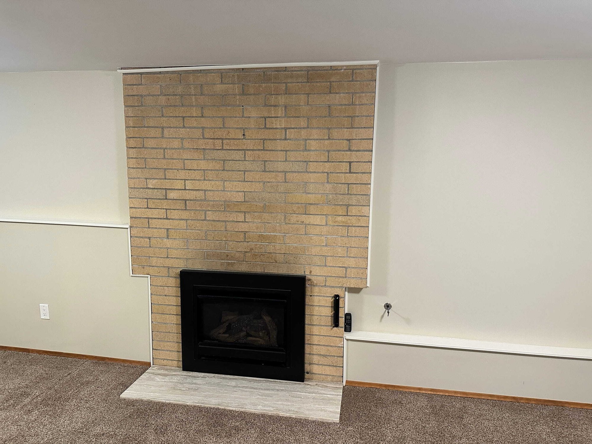 Fireplace_2500x1875 (1)