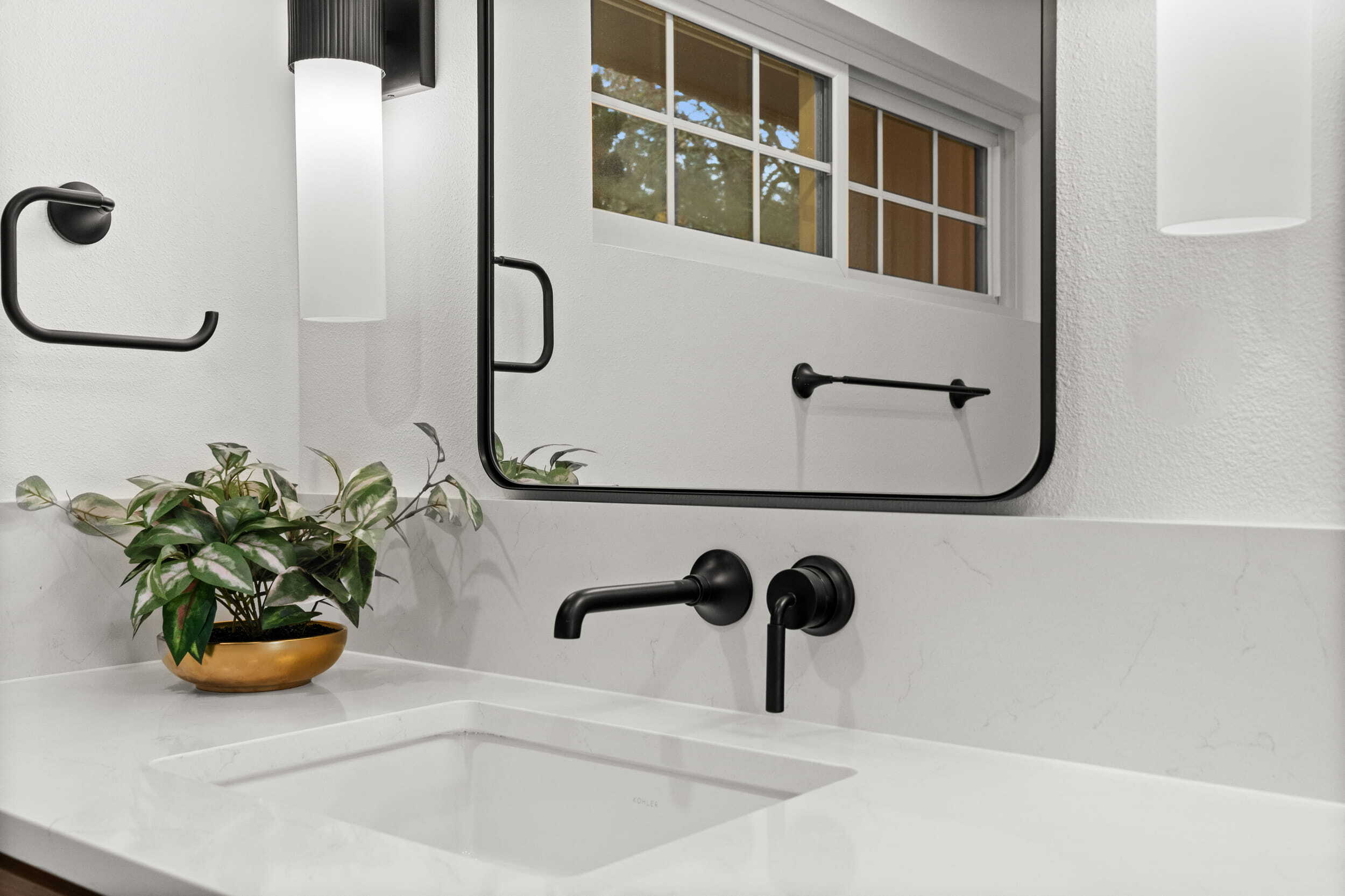 Wall Mounted Sink Faucet