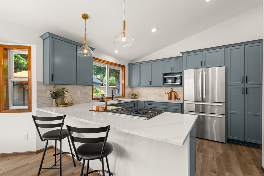 1. Gold pendant lighting - dtview